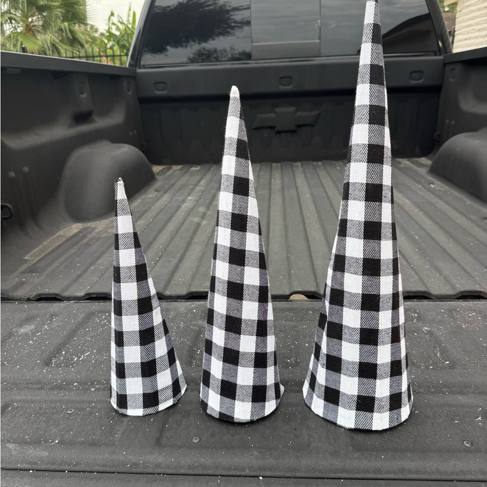 Black and White Checkered tree set